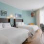 2 Double Beds