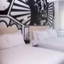 2 Double Beds