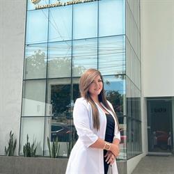 Dra. Dennisse Arroyo - Dermatología y Cirugía Dermoestética